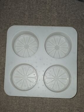 T.J.Maxx Light Gray Silicone 4-Cavity Round Mold